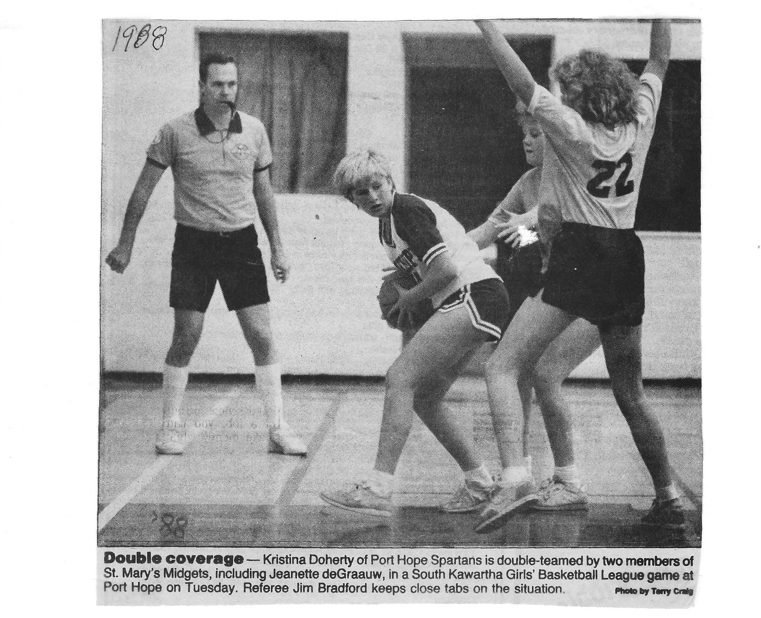 1988-01-01 School -Basketball -South Kawartha Midget Girls-St Mary's vs Port Hope