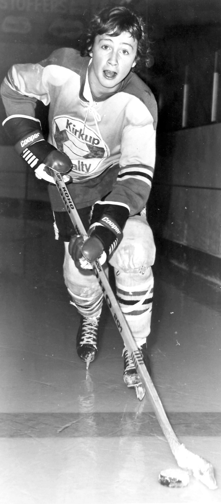 DW003-pic w-Kirkup Realty team