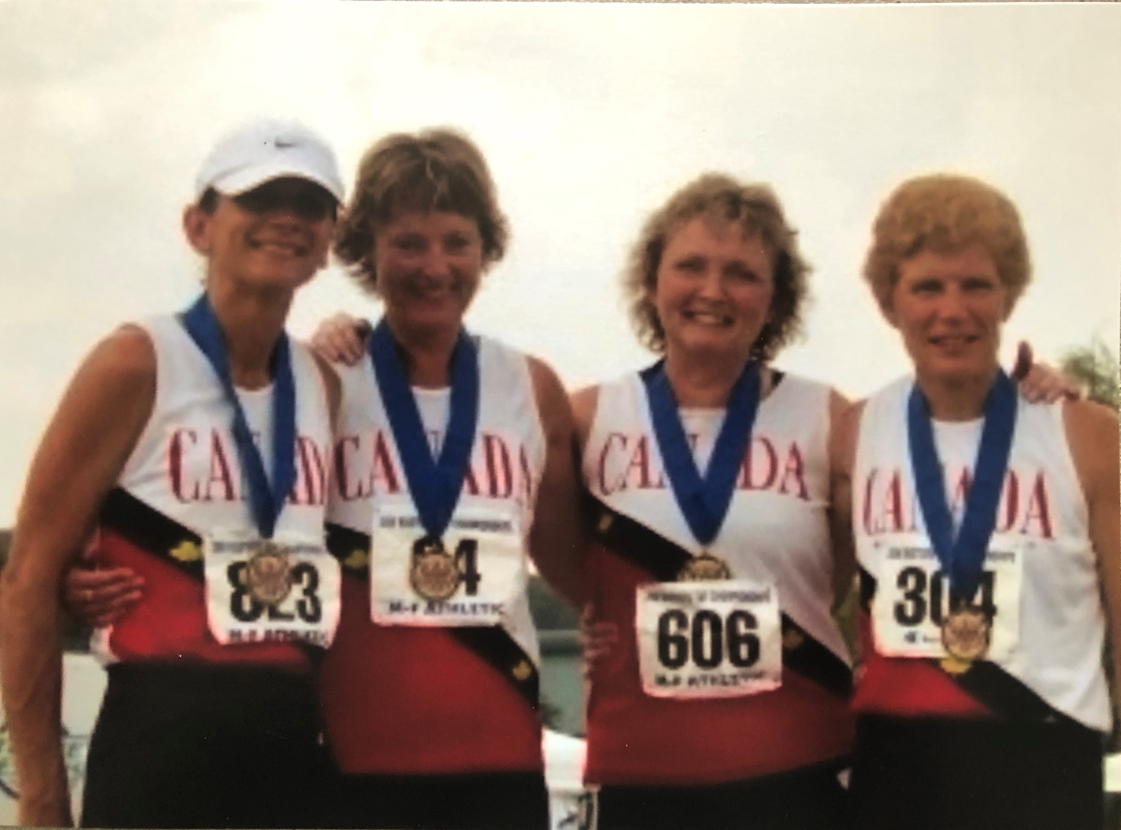 GJ013-4X110Relay Cdn Team Gold