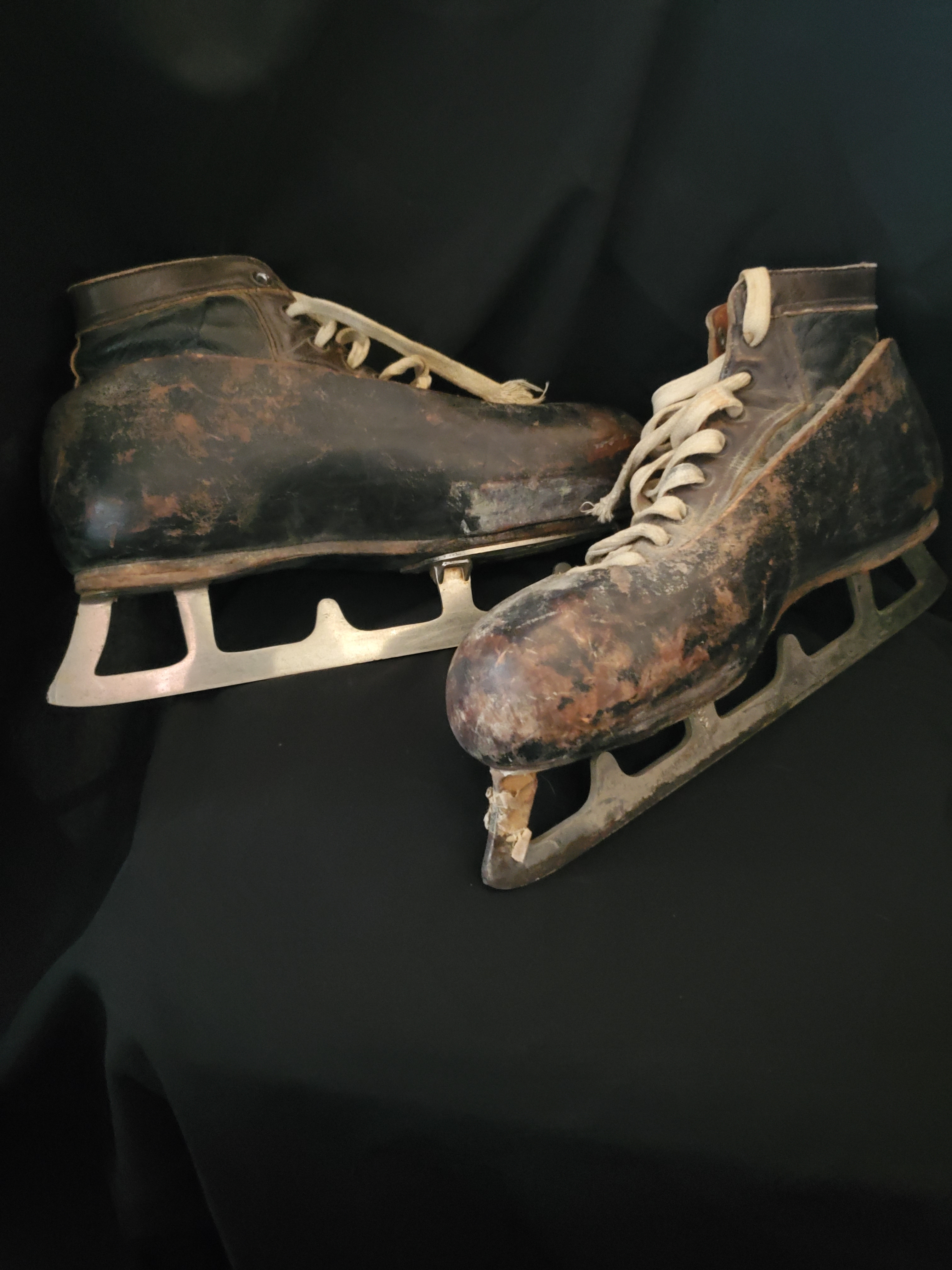 1965 Goalie skates w-Cobourg Cougars