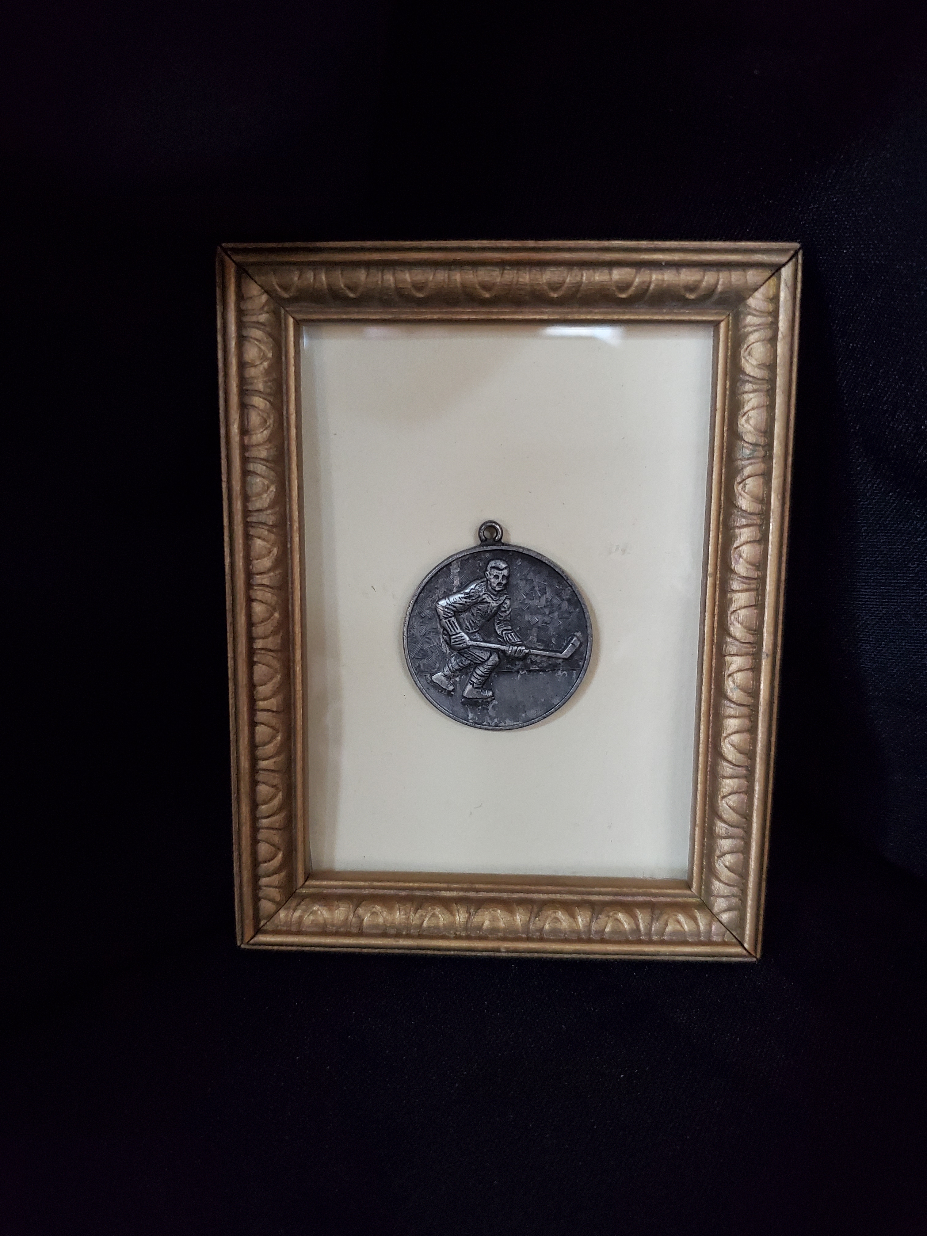 1978 Cobourg Mercantile Hockey silver medallion