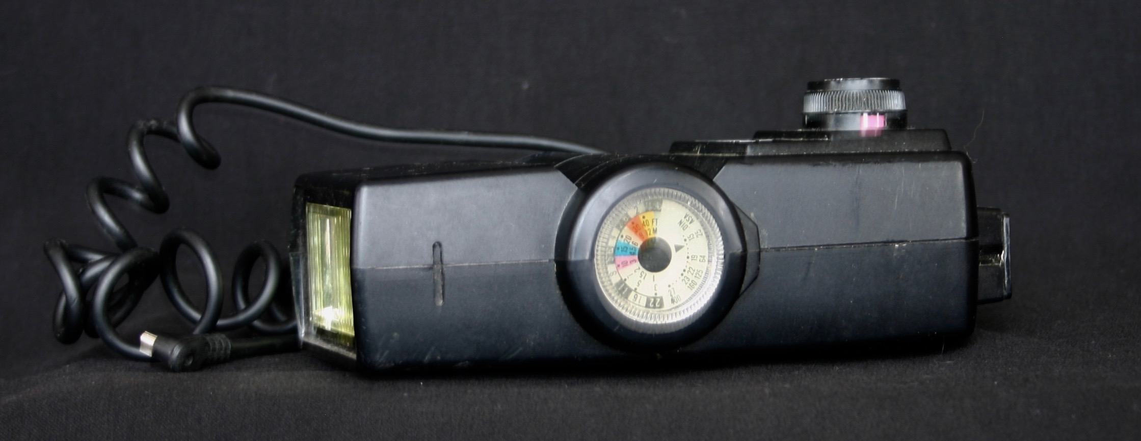 Layton Dodge Vivitar camera w-photoflash #283