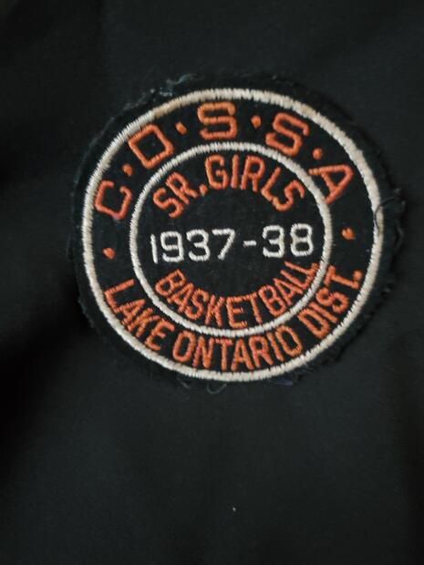 1938 Cobourg Collegiate crest Sr Girls Basketball