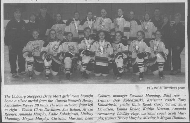 2002 Shoppers Drug Mart PeeWee Girls win OWHA silver