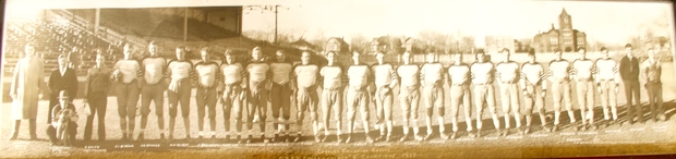 1937 Galloping Ghosts team photo
