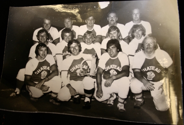 1974 Cobourg Men's Softball team photo Chateau