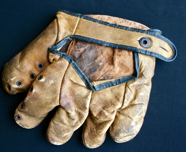 1920c Leather Baseball Glove left hand