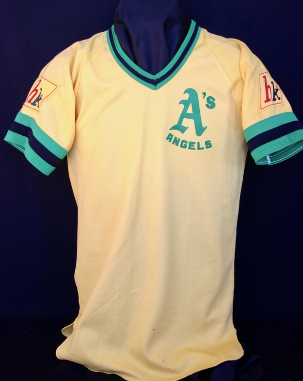 Cobourg Angels full softball uniform #32