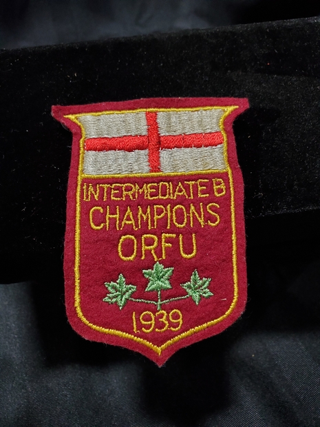 1939 Cobourg Galloping Ghosts champions crest