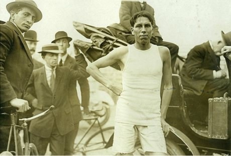 FS001-Fred Simpson after 1907 race