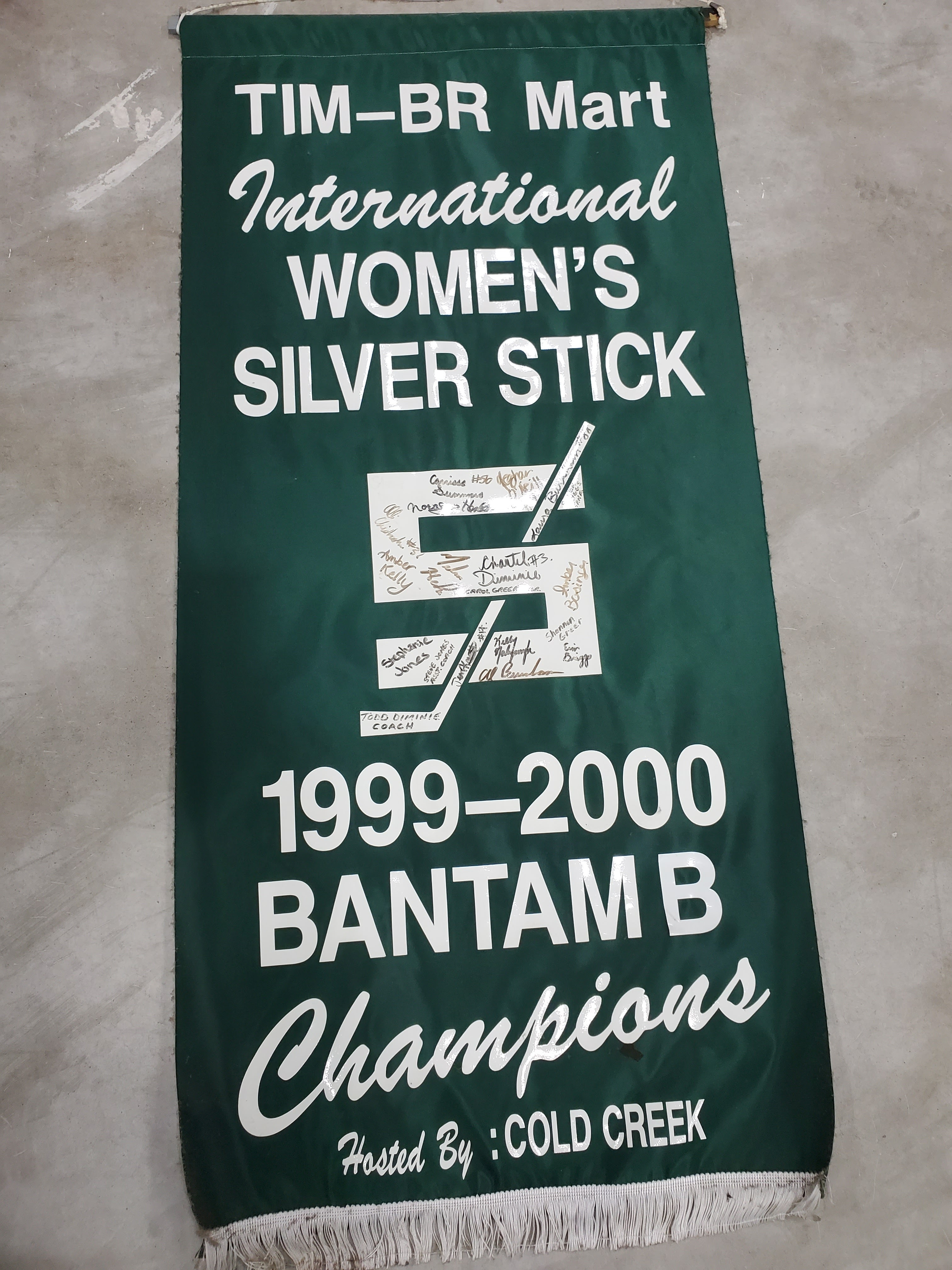Banners-Silver Stick Women-02