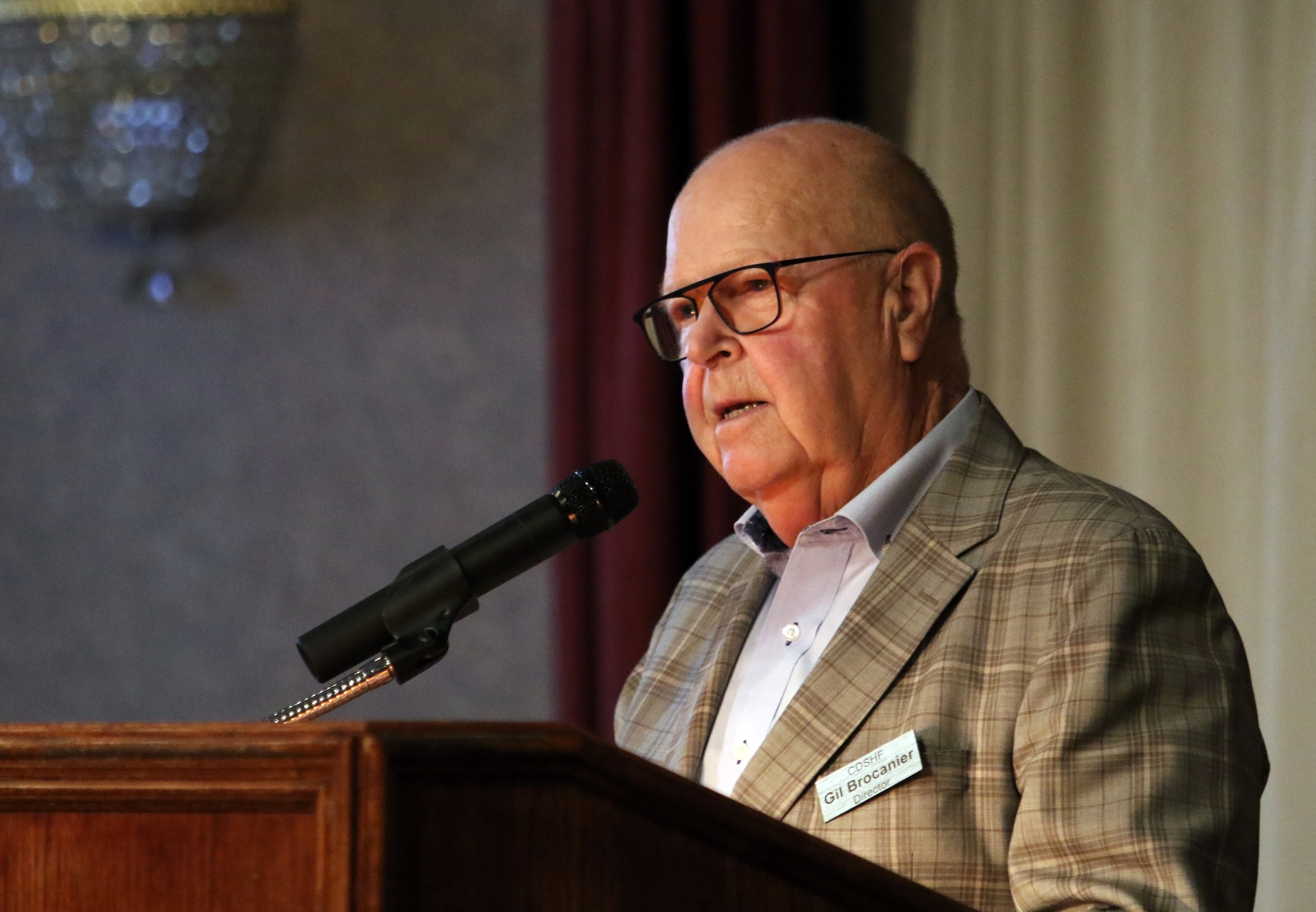 Pres Gil announcing Ross Quigley Award