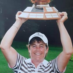 2009 M Matthews wins Ontario Mid-Am Golf Championship