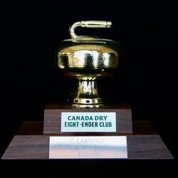 1986 Dalewood Curling Club 8ender trophy